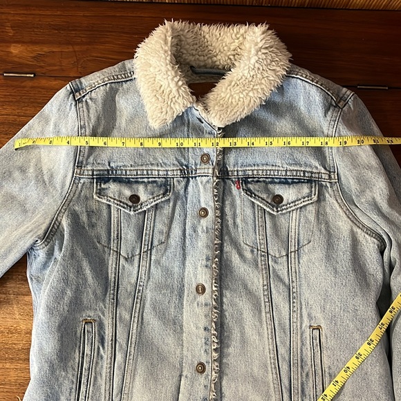 Levi’s Original Sherpa Denim Trucker Jacket - Picture 5 of 16